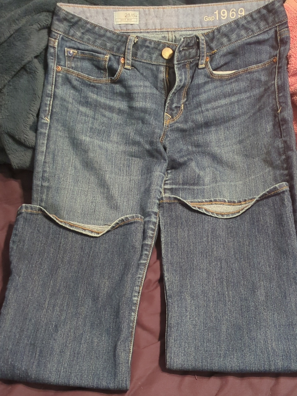 GAP Women's Dark Blue Cropped Ankle Jeans